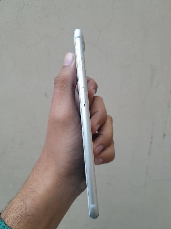 iPhone 8 plus 64gb Pta proved 5