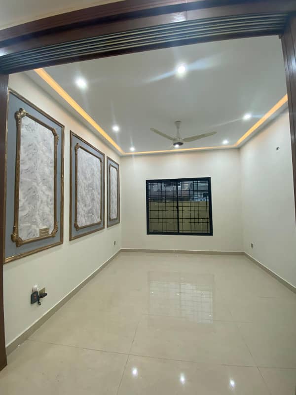 (LUTLO) 9.5 Marla Fully Designer House for sale in investor price 5