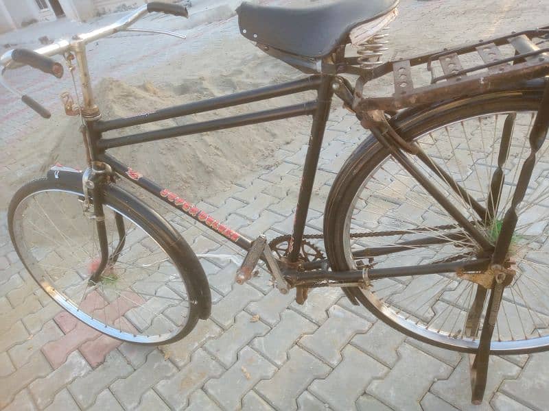 sell Karni Hy cycle teyer abi new hi hay. last price 22'000 1