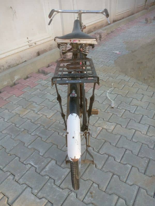 sell Karni Hy cycle teyer abi new hi hay. last price 22'000 2