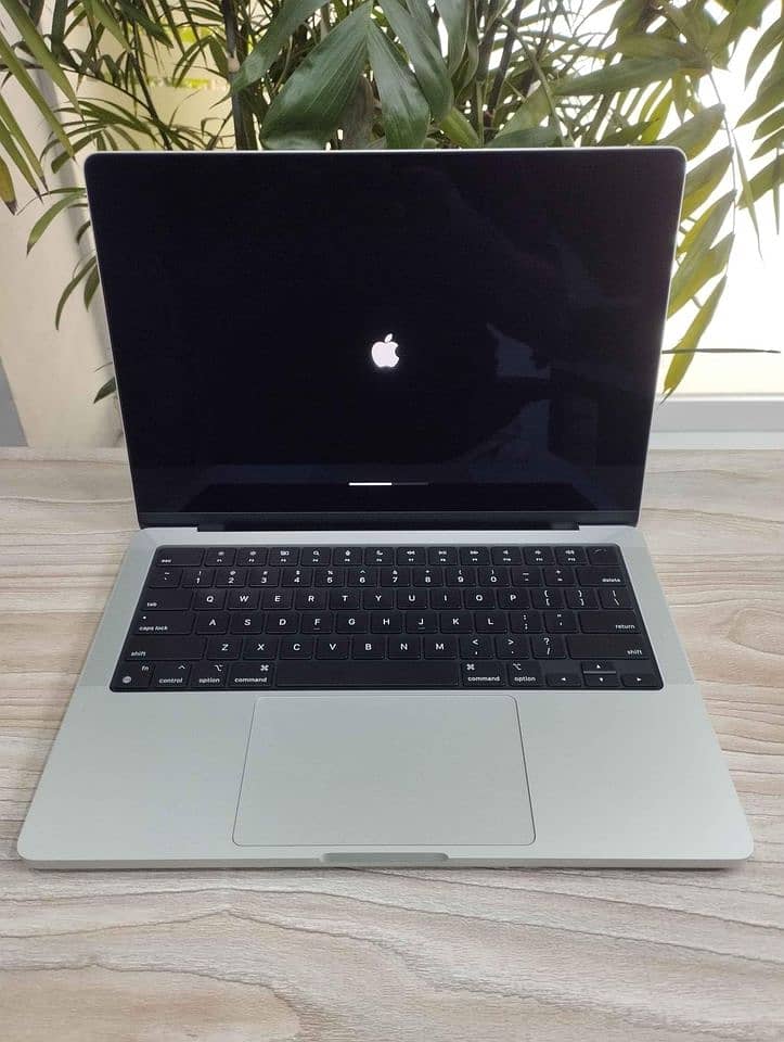 Macbook pro M1 2021 8