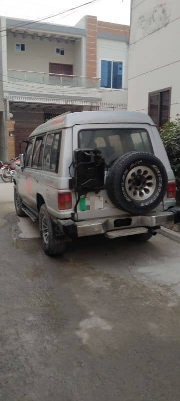 Mitsubishi Pajero 1986 1