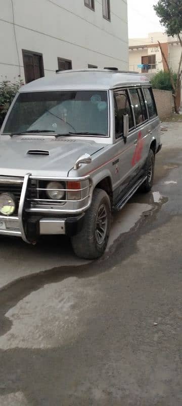 Mitsubishi Pajero 1986 3