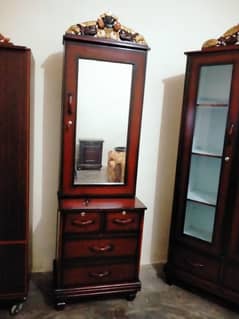 Dressing table+ Showcase