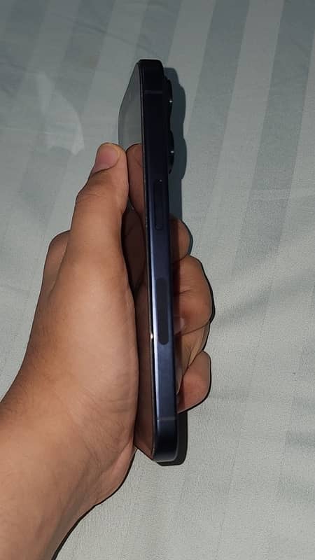 i PHONE 15 PRO 256gb JV NON PTA 4