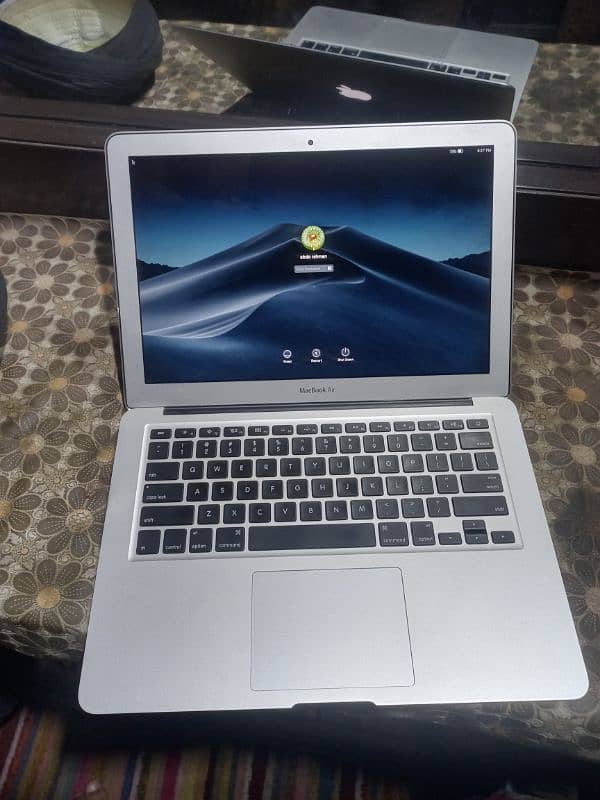 Macbook air 13 i5 0