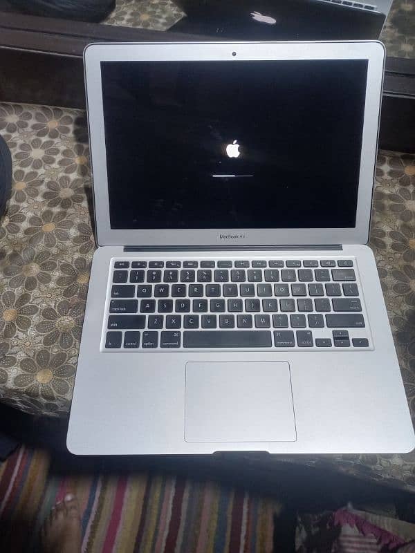 Macbook air 13 i5 1