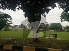 1 Kanal Park Facing Plot for Sale