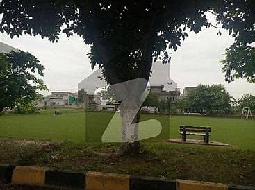 1 Kanal Park Facing Plot for Sale 0