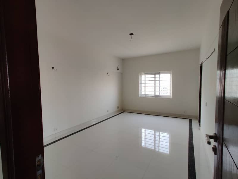 3 & 4 Bed For Rent Near Avari Towers Karachi 14