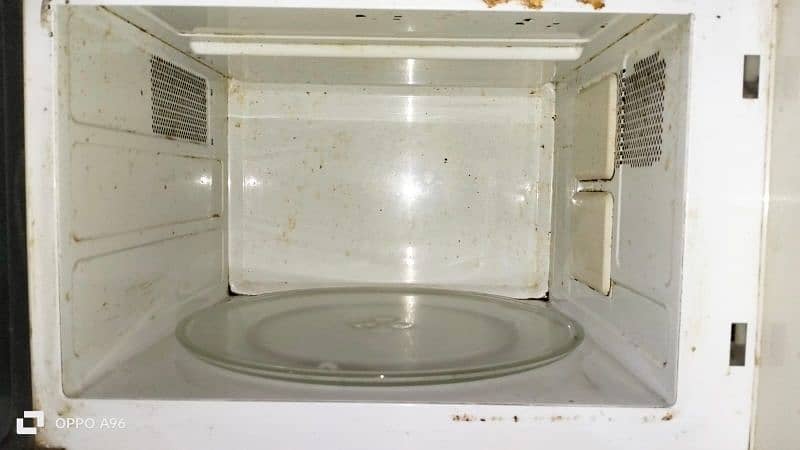 LG Microwave Oven 3