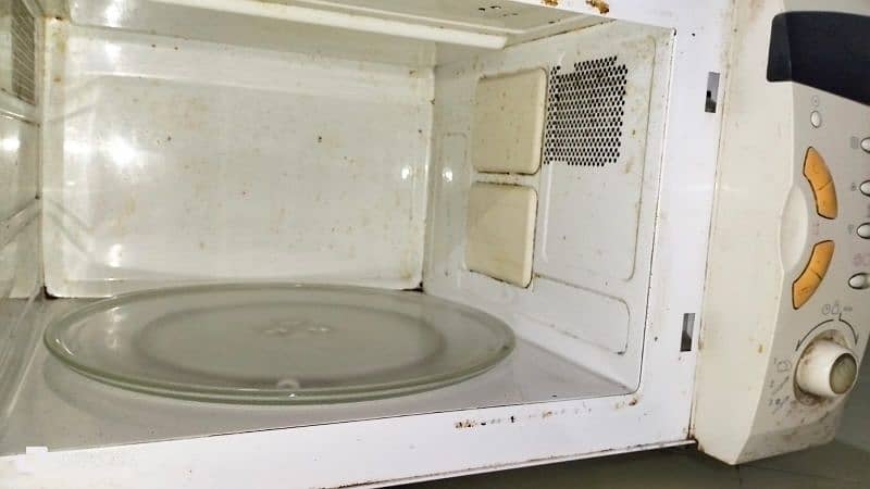 LG Microwave Oven 4