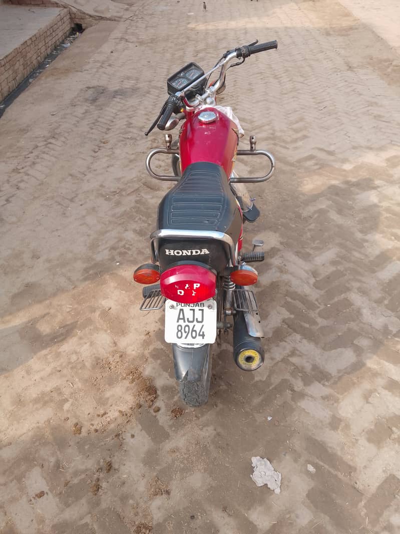 Honda bike for sale 2021 colour red 2