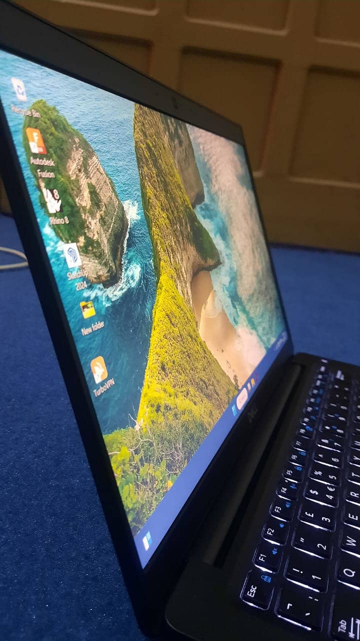 Dell Latitude 7390 i7 8th gen 4