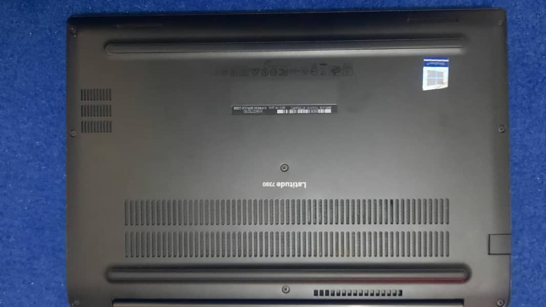 Dell Latitude 7390 i7 8th gen 12