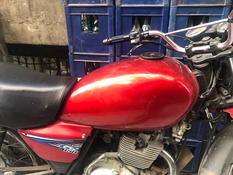 Suzuki gs150 fuel Tank in good condition 1