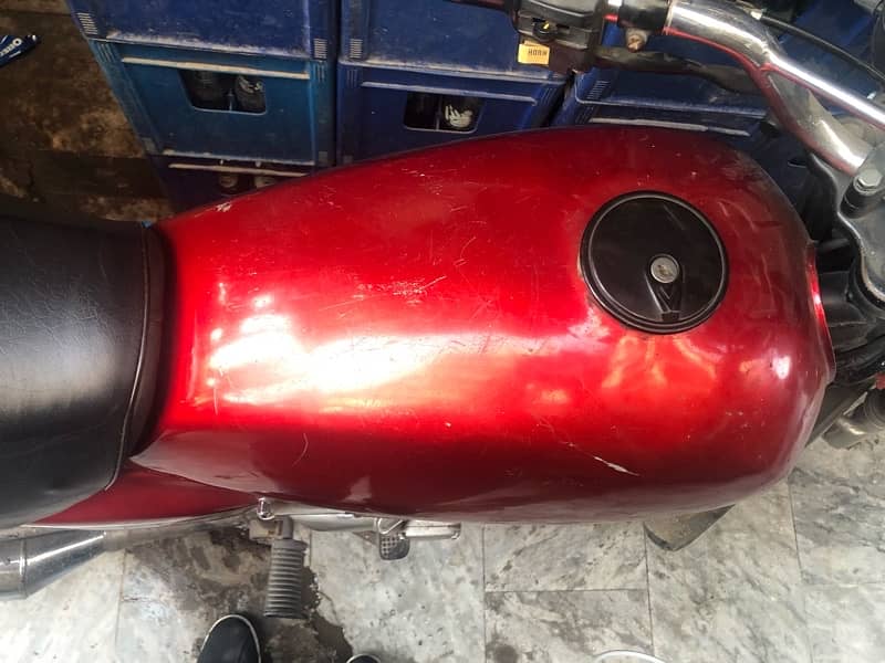 Suzuki gs150 fuel Tank in good condition 2