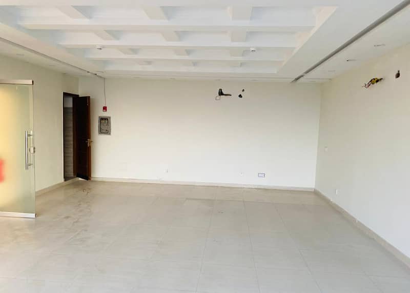 8 Marla Floor Available For Rent In DHA Phase 3 0