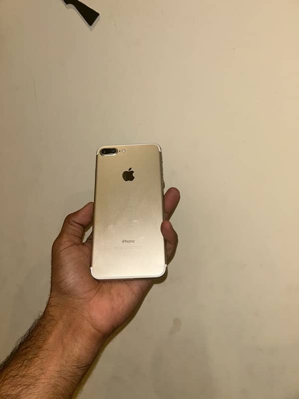 iphone 7plus golden colour 0