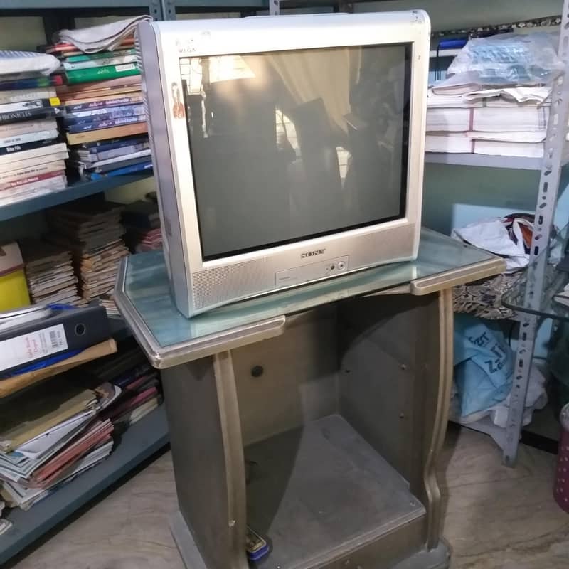 Sony TV Original Japan 21 inch with Tv trolly 4