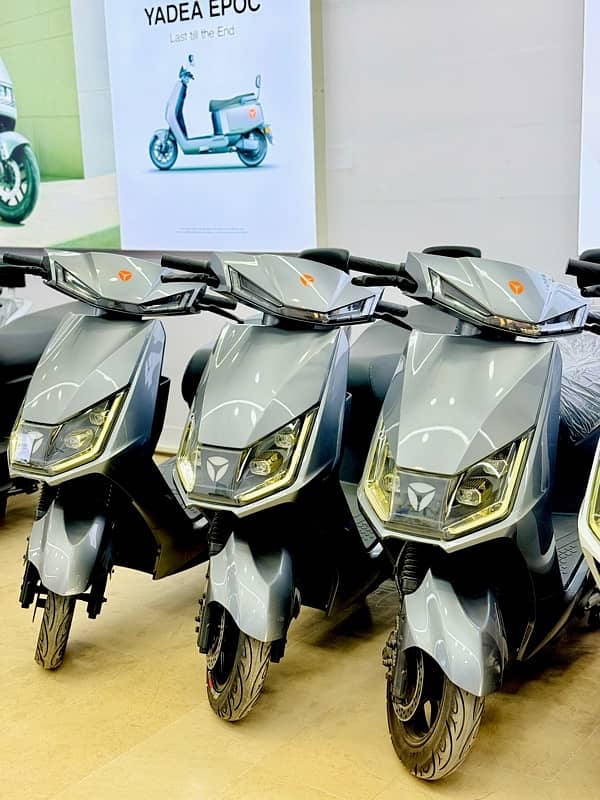 Yadea Electric Vehicle T5 / Electric Bike / EV / Electric Scooter 1