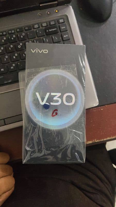 Vivo V30 5G 1