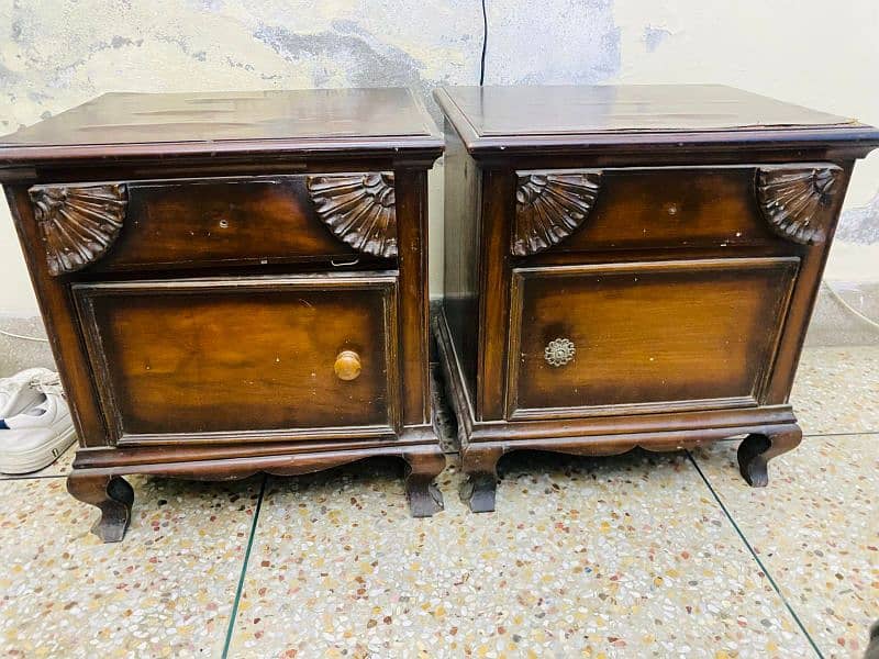 Used Dressing Table and Bed Side Tables 2