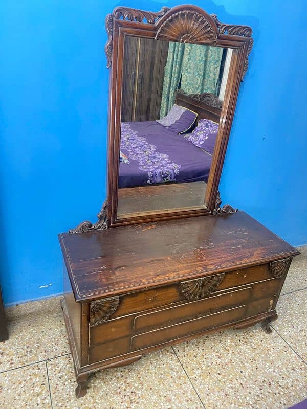 Used Dressing Table and Bed Side Tables 3