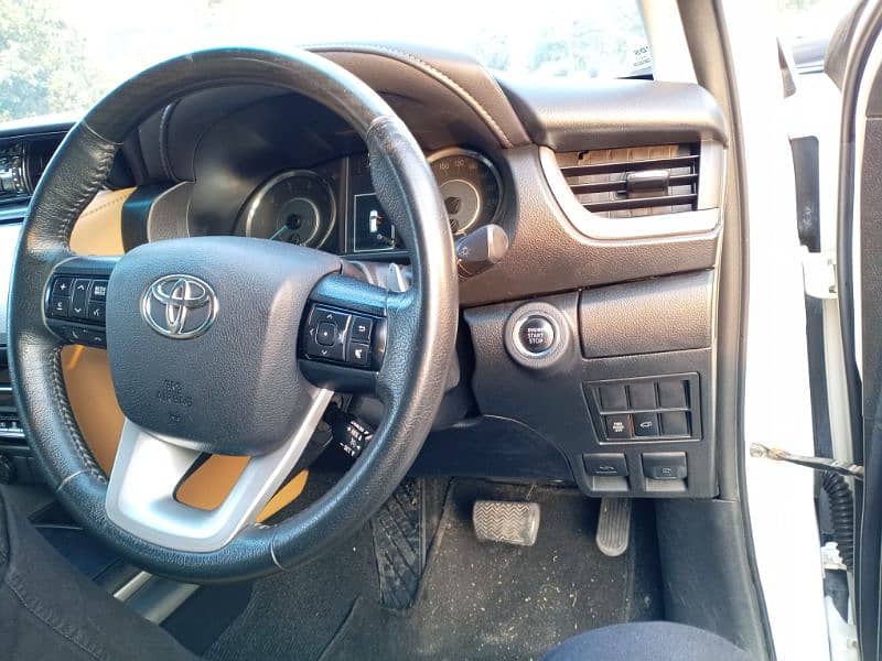 Toyota Fortuner Sigma 2018 2.8 diesel b2b genuine 8