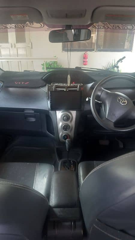 Toyota Vitz 2011 7