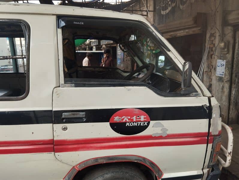 hiace toyota 3y engine petrol gas  dono 88 model 1997 kota lahore no. 1