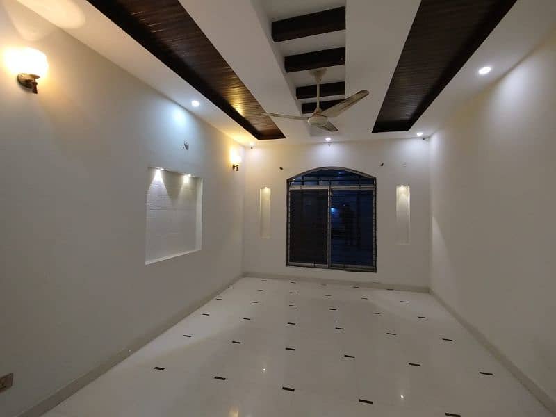 8 marla Brand New House For Rent in Bahria Town Lahore 2