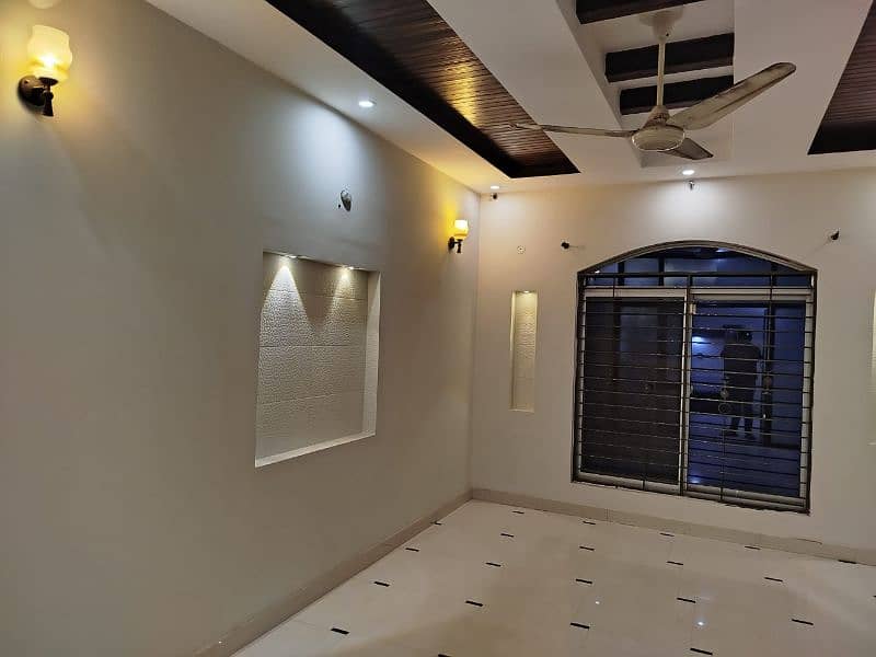 8 marla Brand New House For Rent in Bahria Town Lahore 4