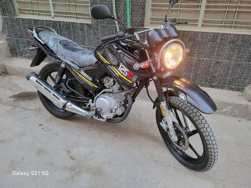 Applied 4 YAMAHA YBR 125G 2