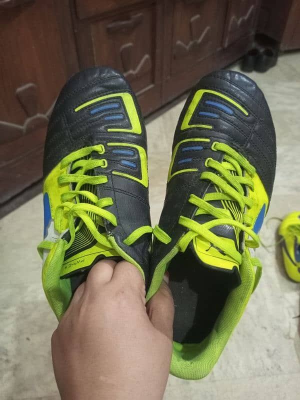 imported boys soccer shoes 1