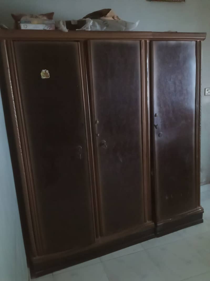 Single Loha/Iron Bed - 3 Door Loha/Iron Almari Wardrobe For Sale 12