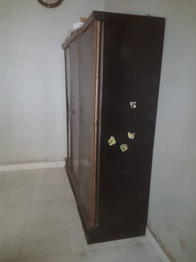 Single Loha/Iron Bed - 3 Door Loha/Iron Almari Wardrobe For Sale 14