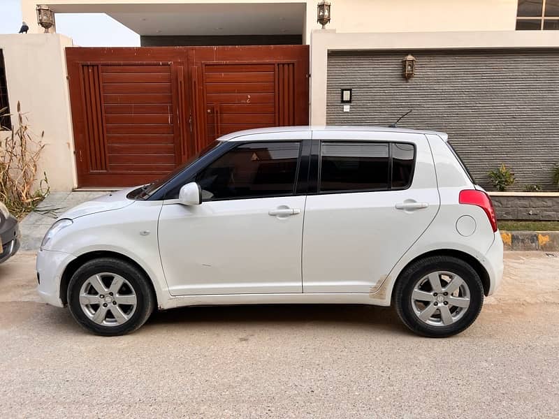 Suzuki Swift DLX Automatic 1.3 Navigation 2