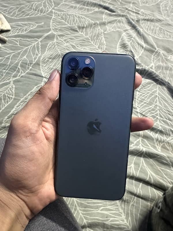 iPhone 11 Pro 256gb factory unlock /non pta 2