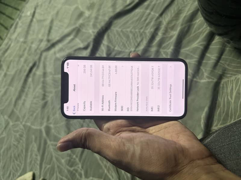 iPhone 11 Pro 256gb factory unlock /non pta 7