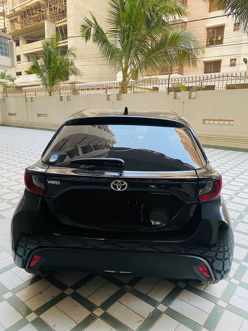 Toyota Yaris 2021 X package (Push start) 2