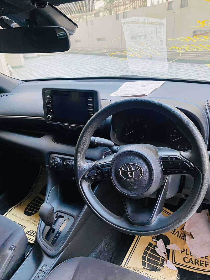 Toyota Yaris 2021 X package (Push start) 6