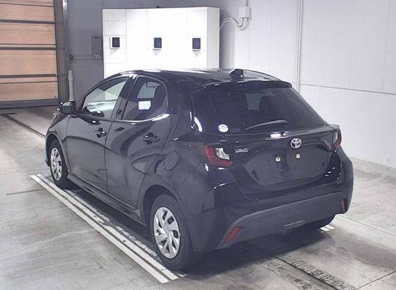 Toyota Yaris 2021 X package (Push start) 15