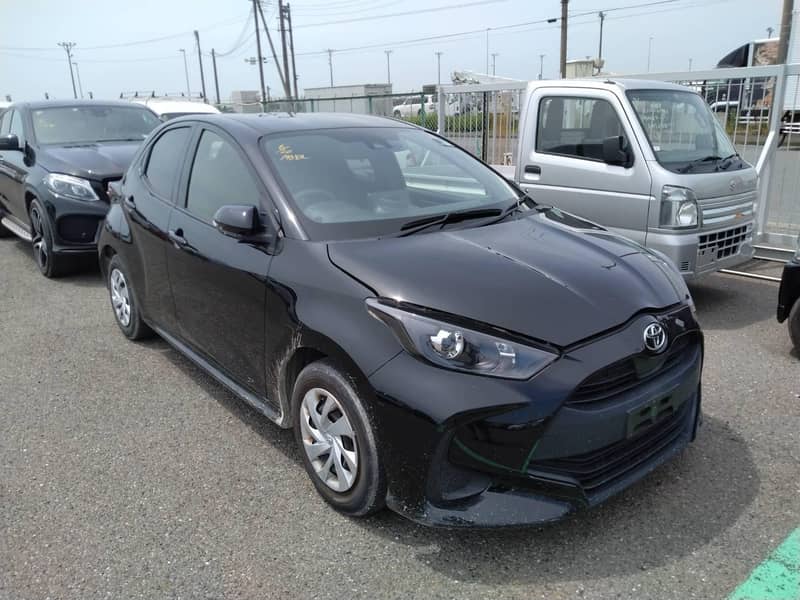 Toyota Yaris 2021 X package (Push start) 17