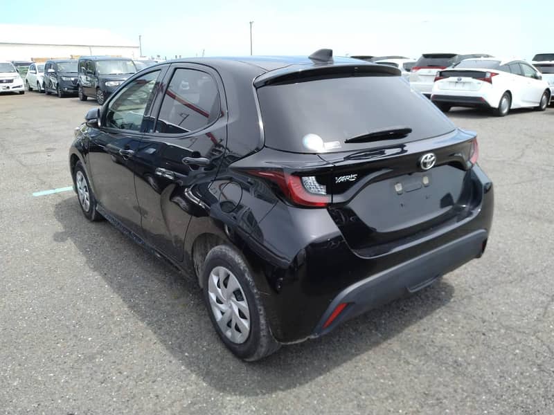 Toyota Yaris 2021 X package (Push start) 18