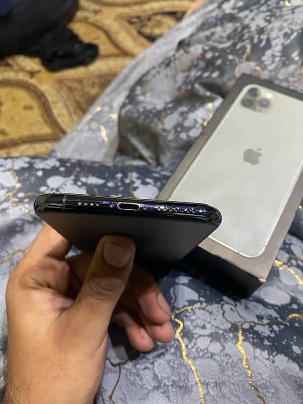 iphone 11 pro max 3