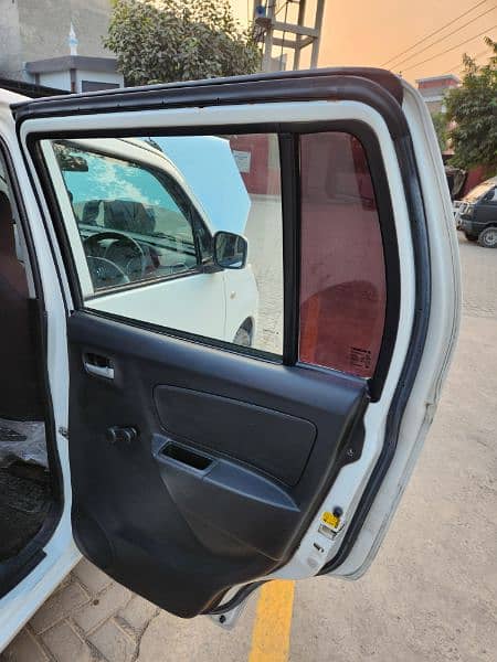 Suzuki Wagon R 2018 13