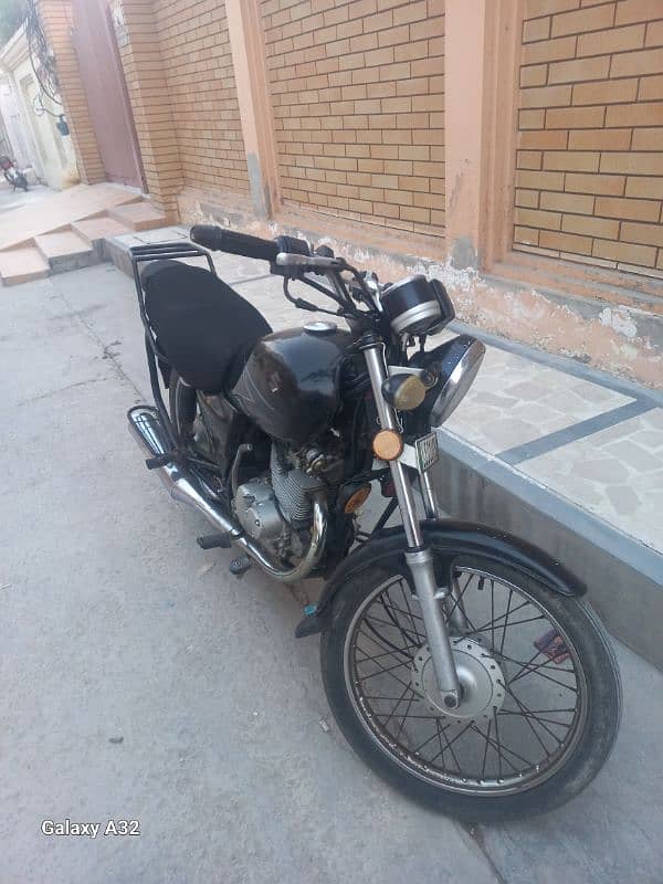 suzuki gs 150 bike 2