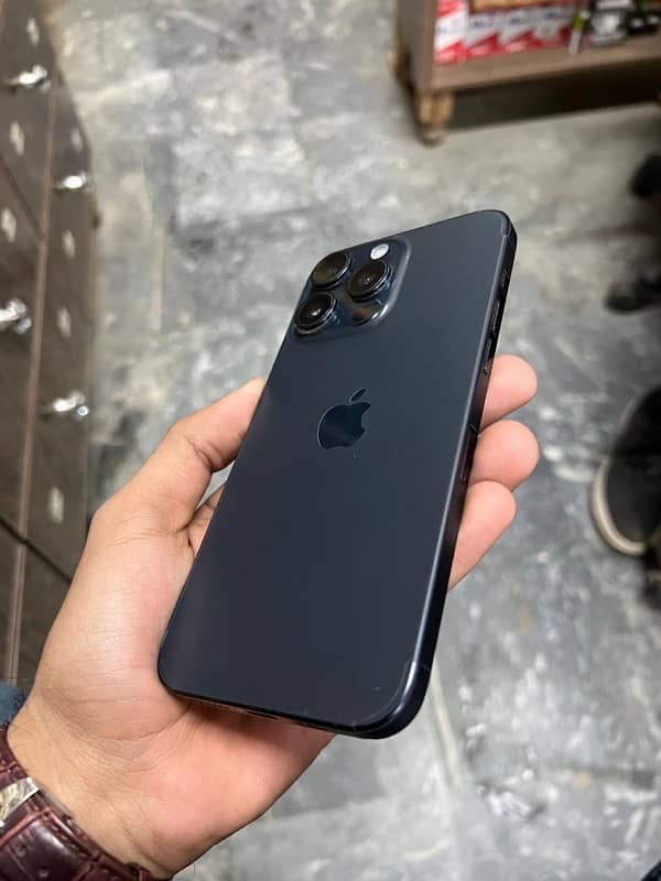 Iphone 15 pro max 2