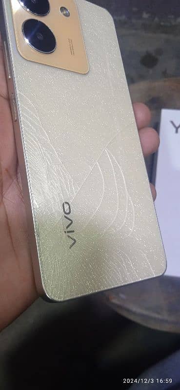 Vivo y36 256gb8+8gb ram Box sath only back damage ha mobile original 0